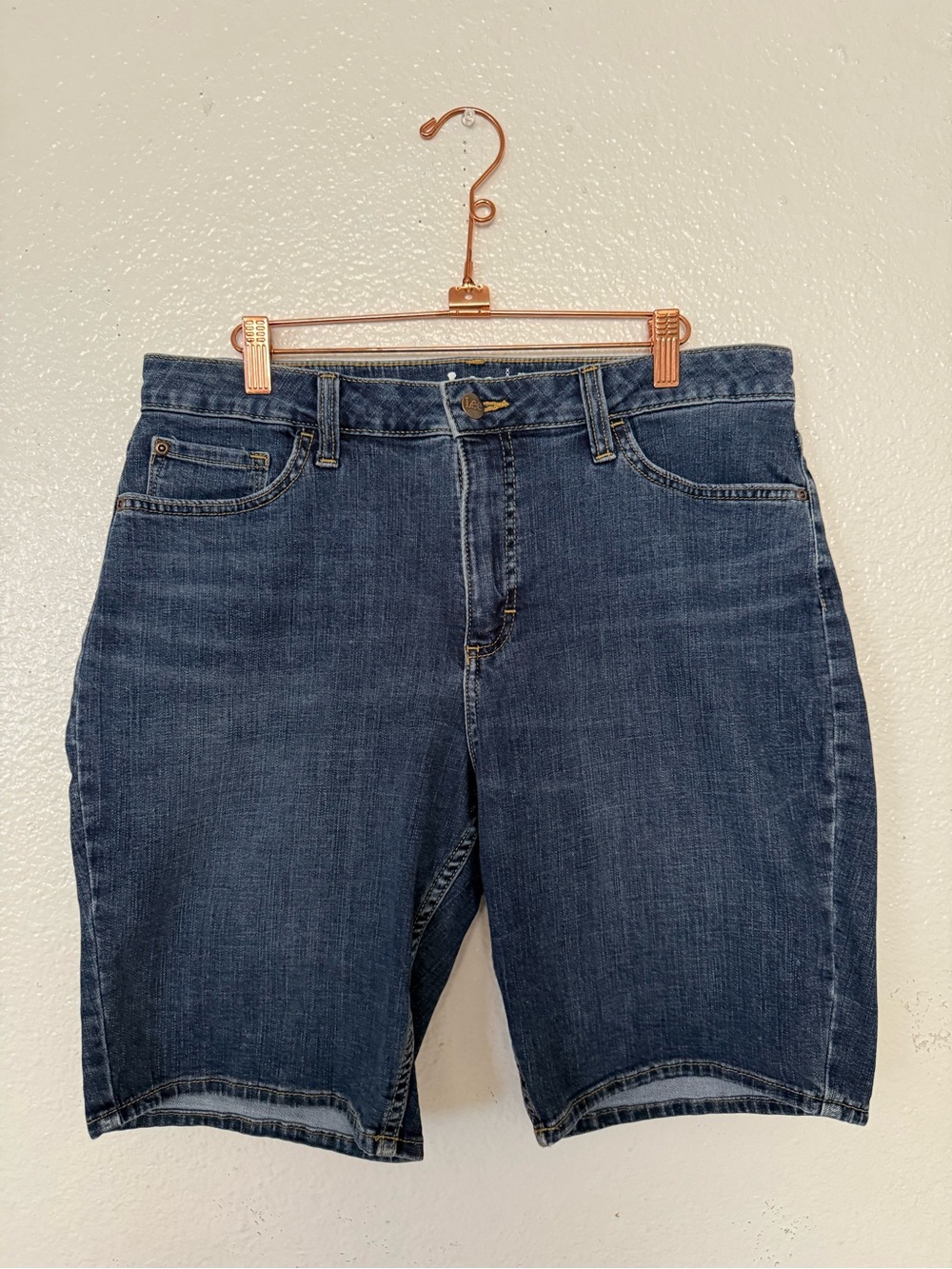 Lee regular fit Bermuda mid rise Dark Blue Denim Shorts women’s size 14M